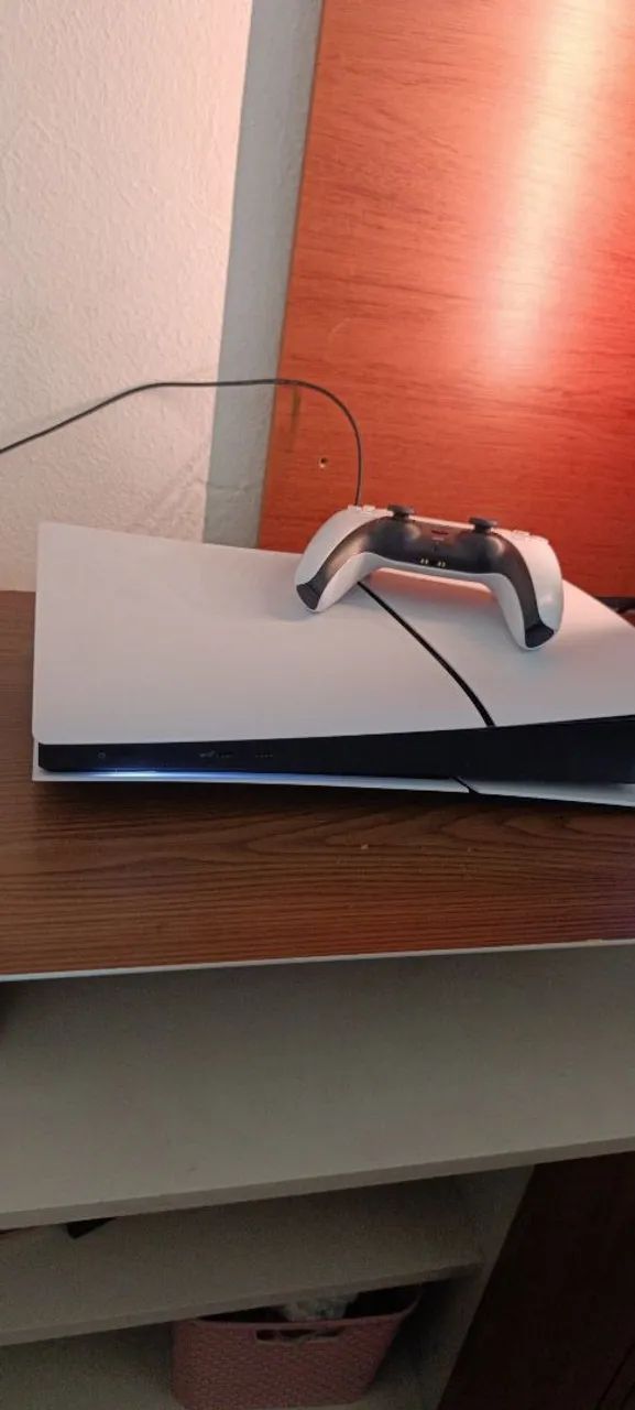 PS5 com pouquíssimo tempo de uso - Foto 3