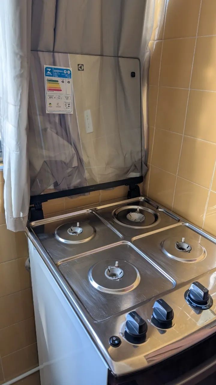 Fogão a gás da marca Electrolux - Foto 2