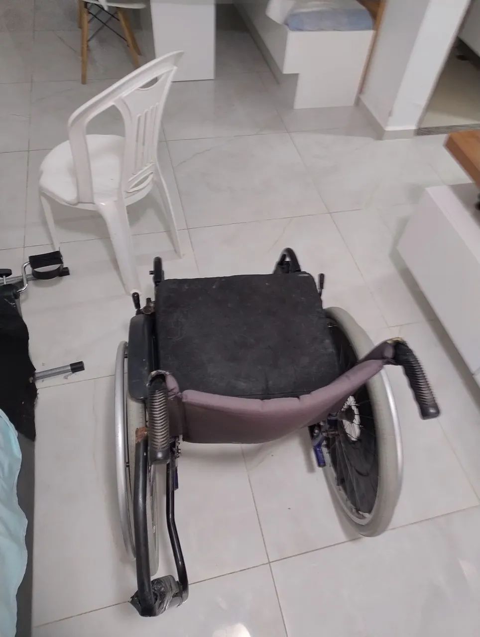 Vendo Cadeira de rodas usada ortobras ; 500 reais  - Foto 5