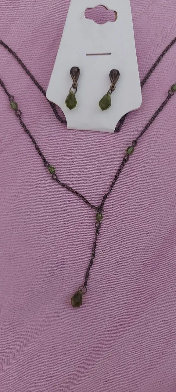 conjunto de colar e brincos com gotas de cristais, novo