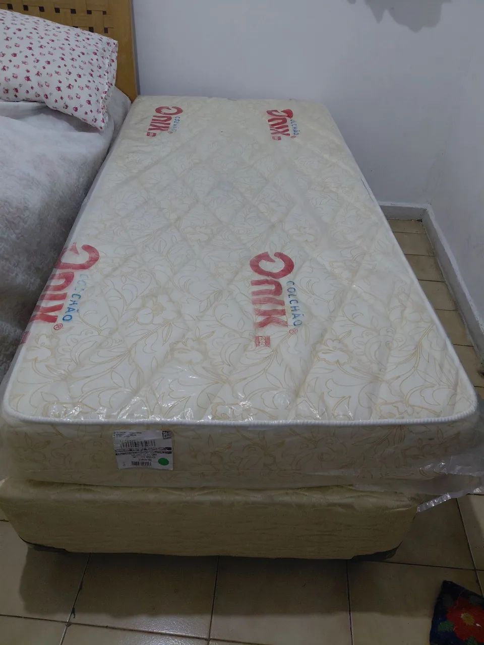 CAMA BOX COLCHAO ESPUMA SOLTEIRO ONIX 