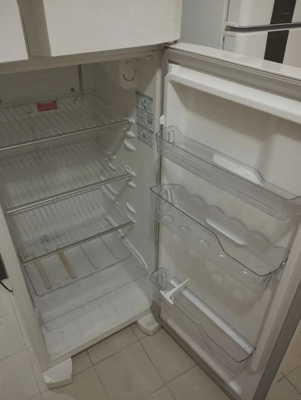 Vendo geladeira Electrolux. - Foto 3