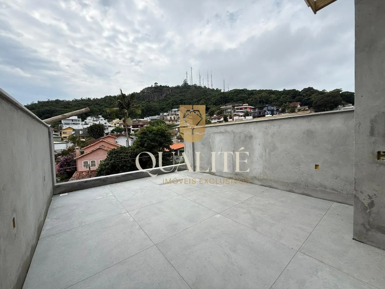 CasaTriplex com 2 Suítes e Rooftop 2 vagas à venda no Centro - Foto 3