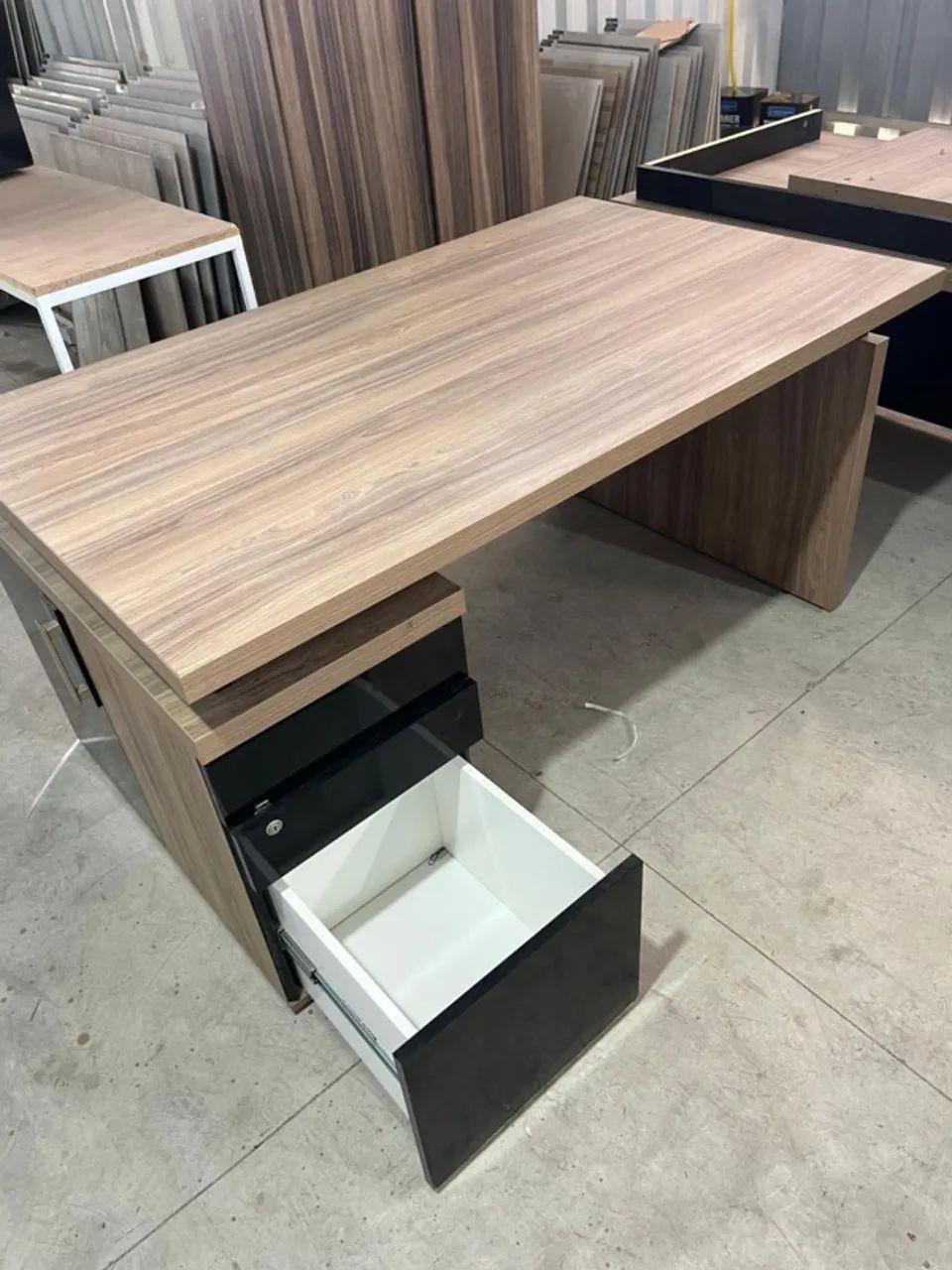 MESA PARA ESCRITORIO / ESTUDAR 