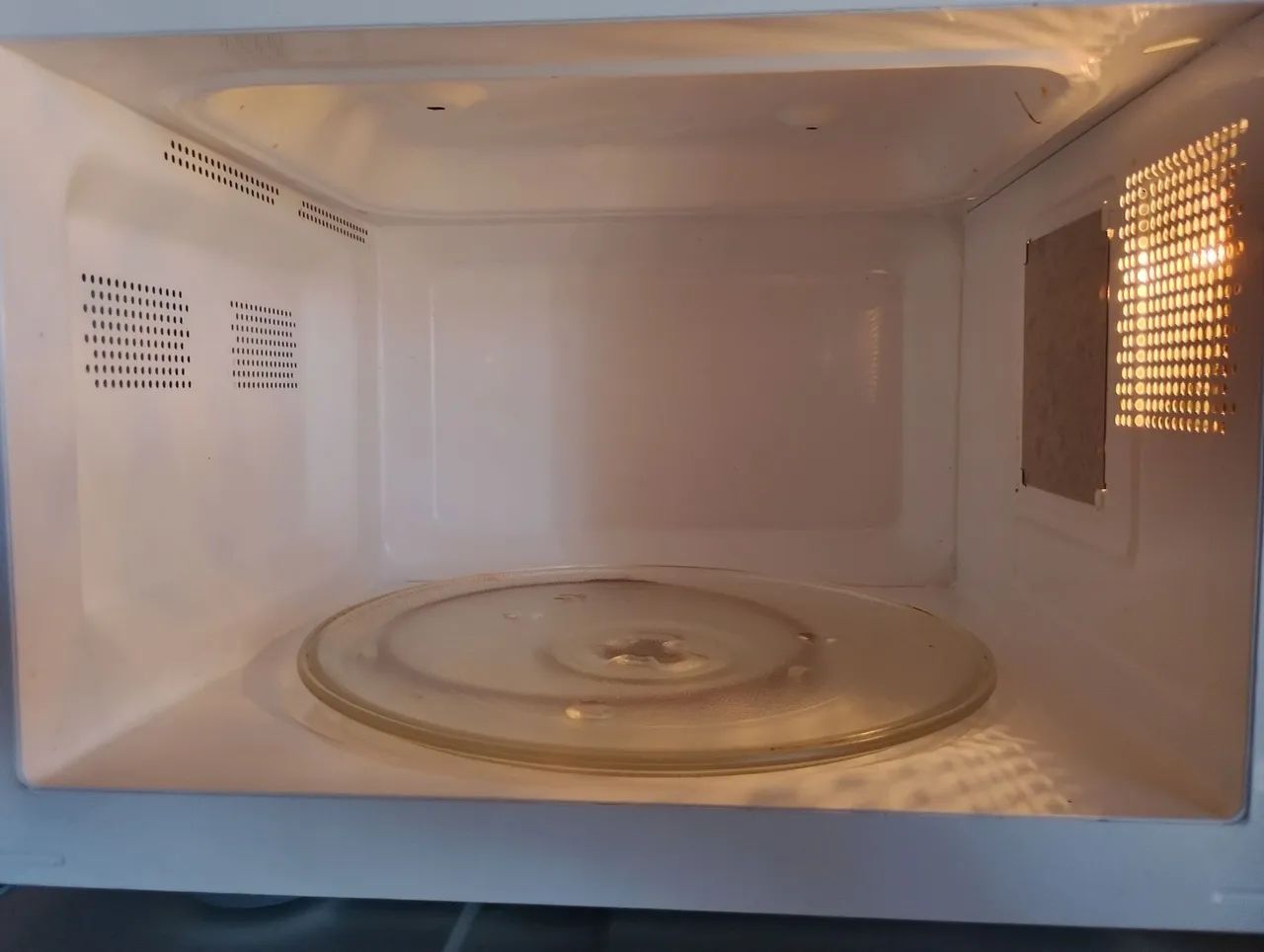 Microondas Britânia 28lt IMPECÁVEL  - Foto 2