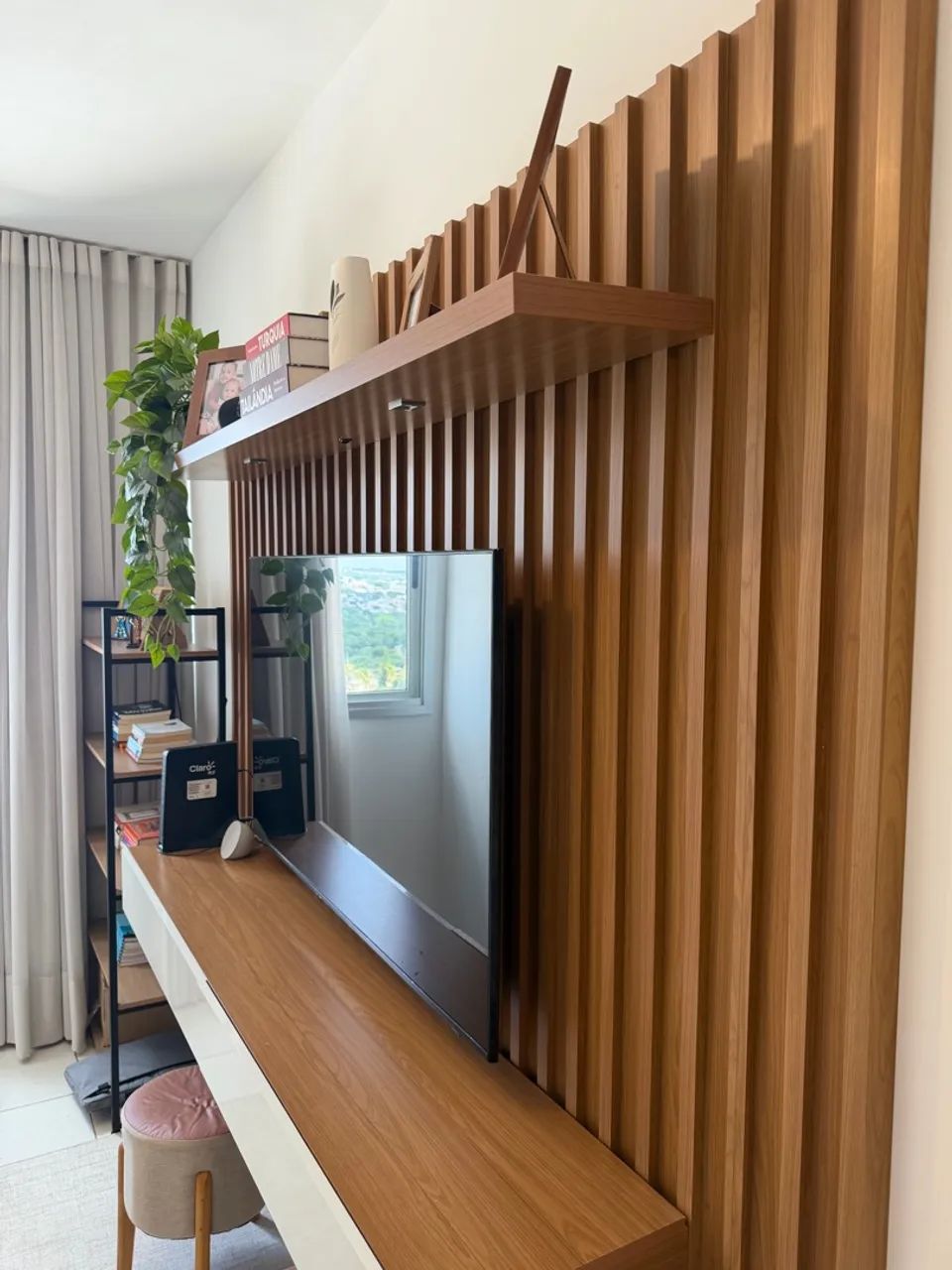 Painel para TV até 75 polegadas com 2 gavetas e LED  - Foto 2