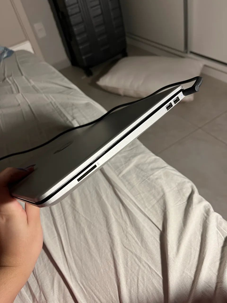 Vendo notebook HP laptop usado 