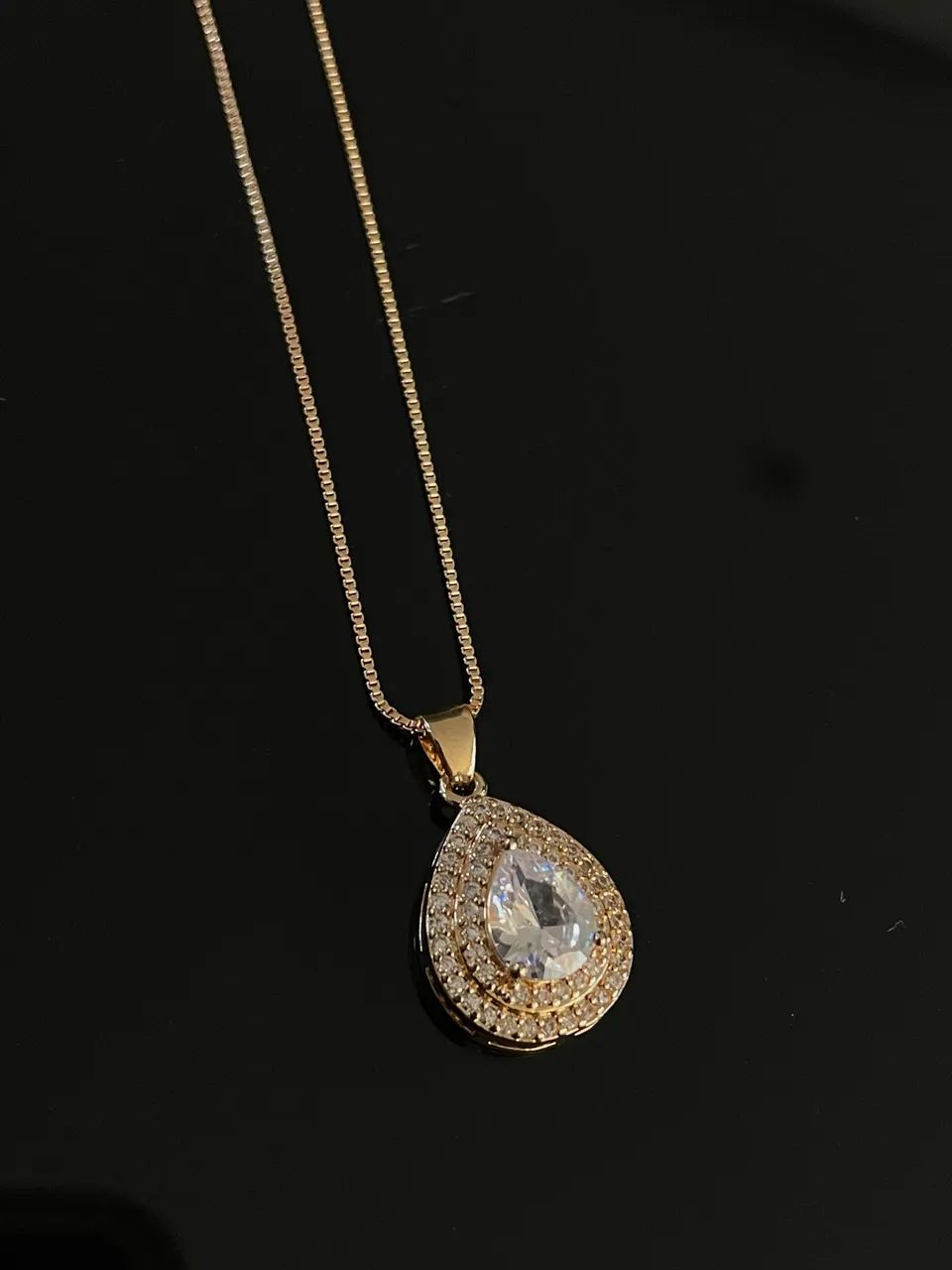 Colar gota dourada cravejada - Semijoia - Foto 4