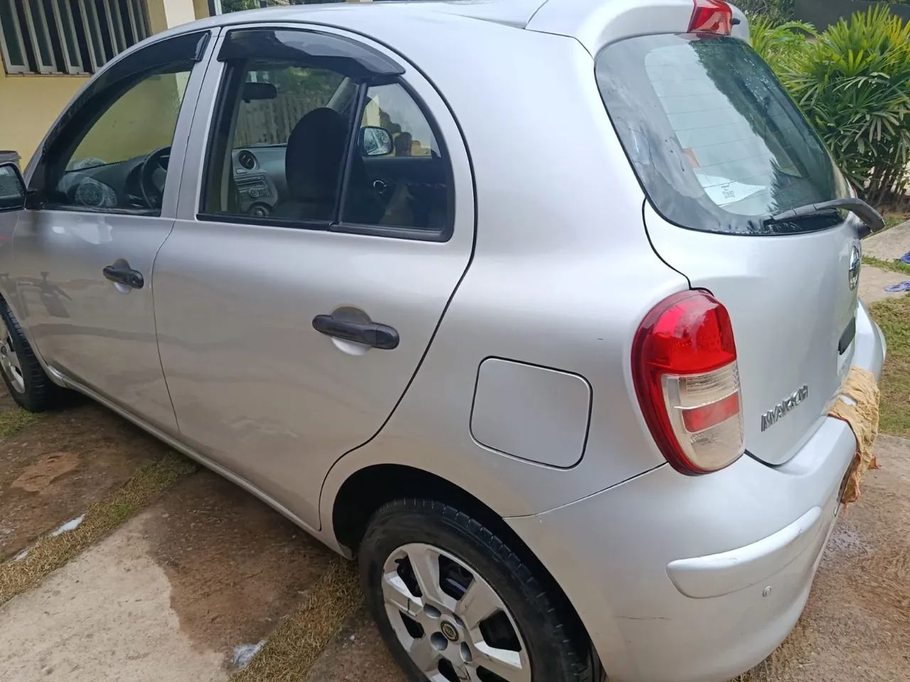 Nissan March S 1.6 16V FLEX 2013