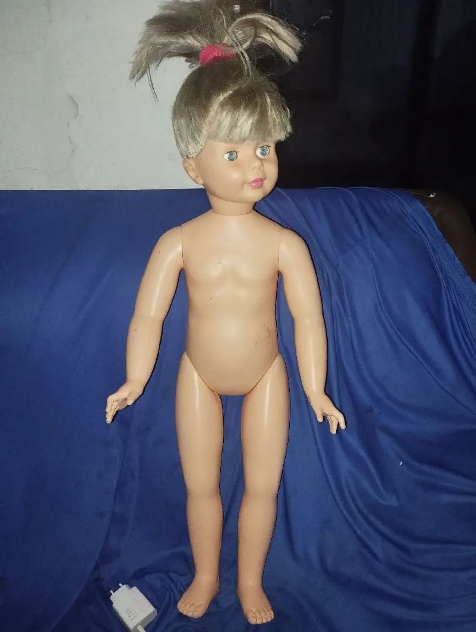 Vende-se boneca conservada