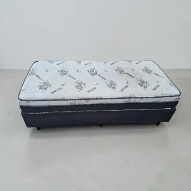 Cama box preta e branca, em bom estado. - Foto 3