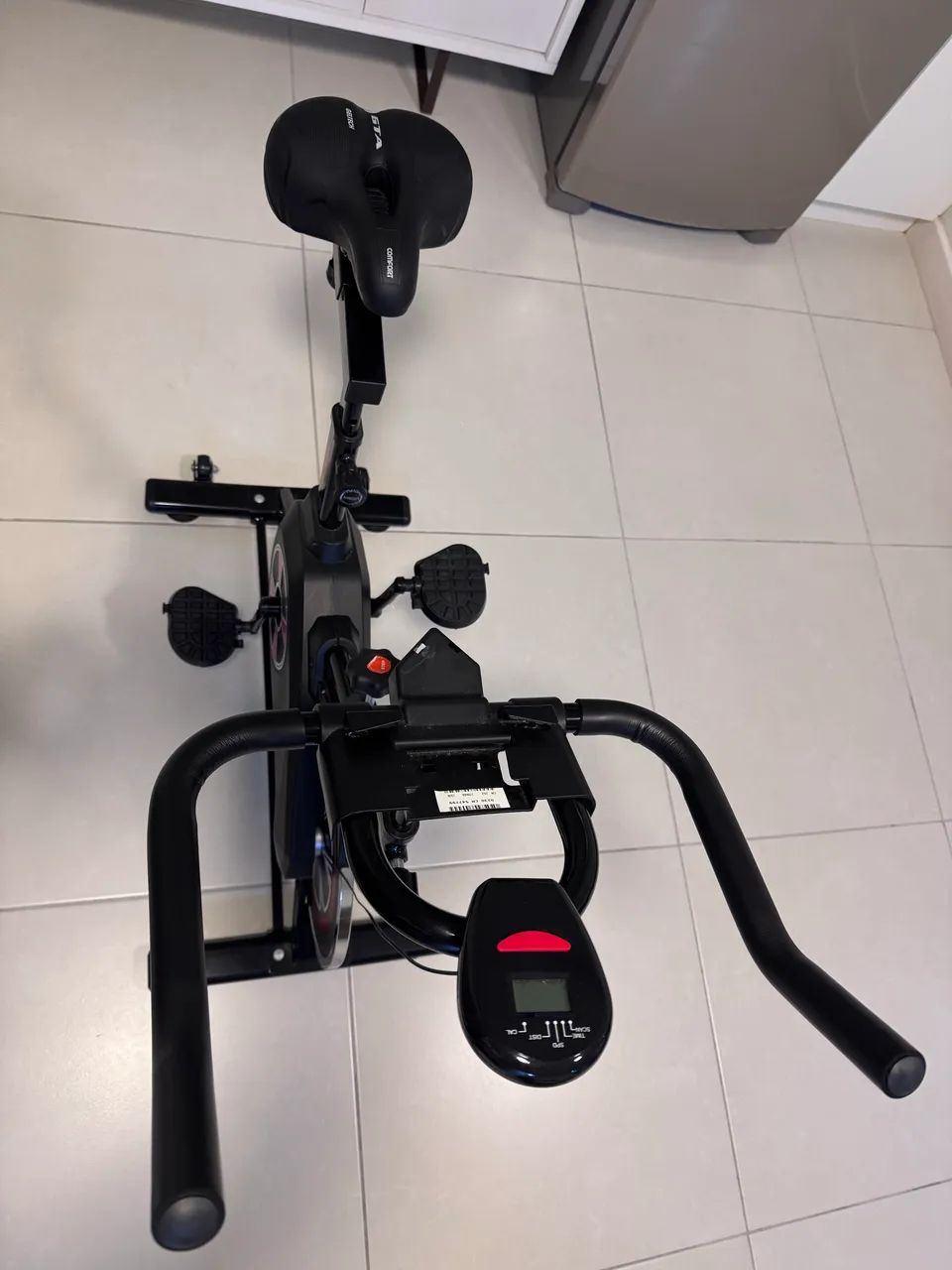 Bicicleta Ergometrica Spinning Preta com Vermelho 8kg de Inércia  - Foto 3