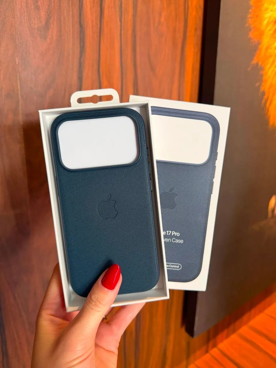 Capa Original Apple de tecido TechWoven com MagSafe para iPhone 17 Pro - Azul - Foto 3