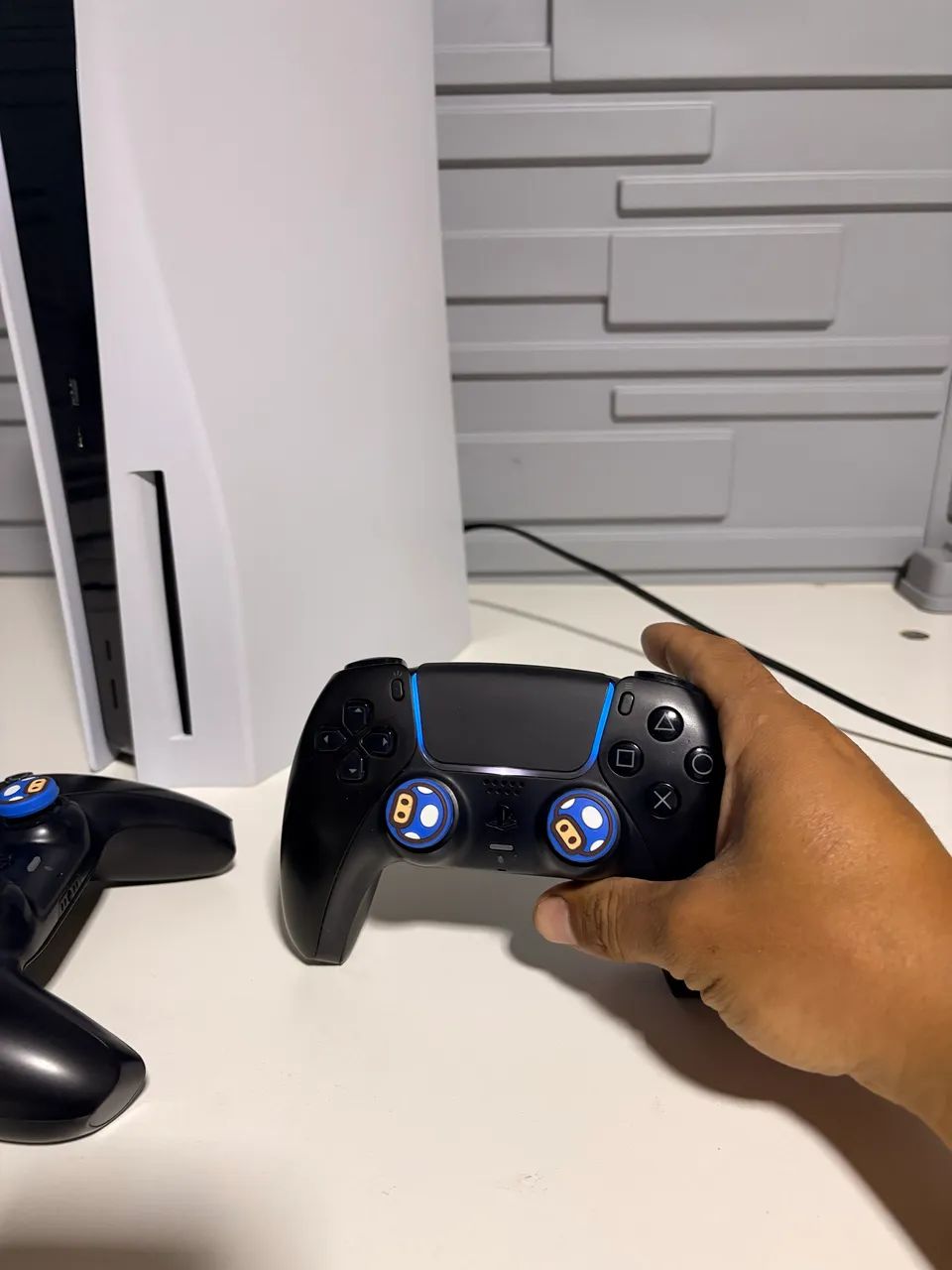 PlayStation 5 com leitor / 2 controles / 825gb - Foto 4