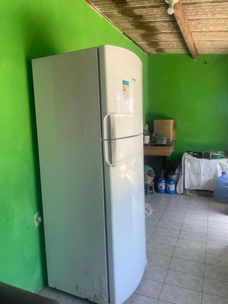 Geladeira Consul, parte de baixo só esfriando encima gela perfeitamente! Valor negociável - Foto 2