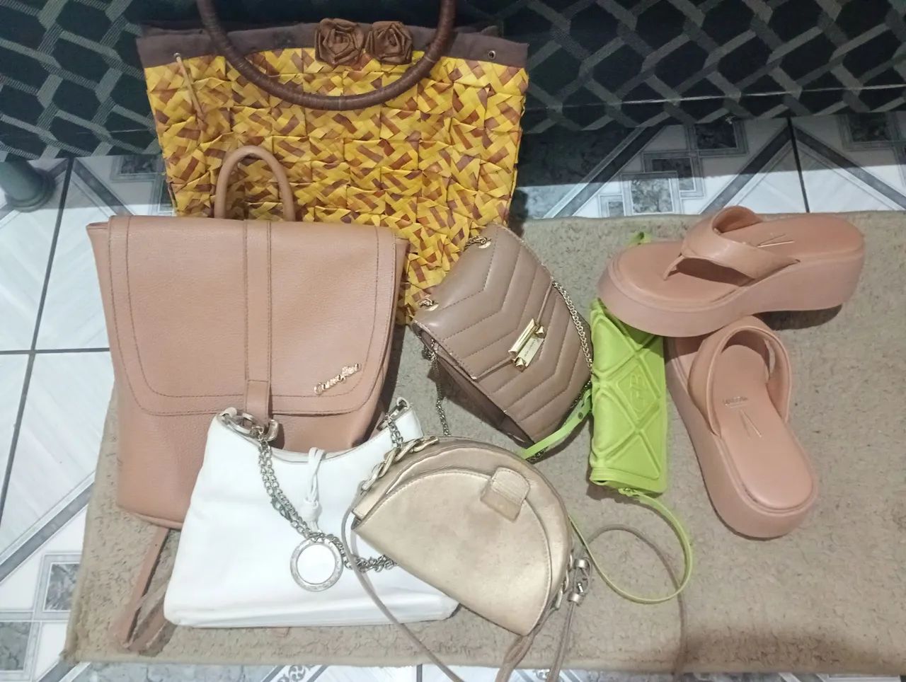 Combo de bolsas e calçado