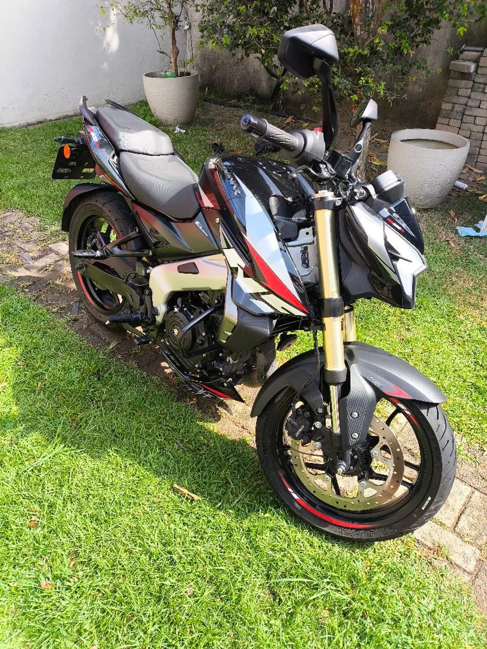 Bajaj 400z top de linha 