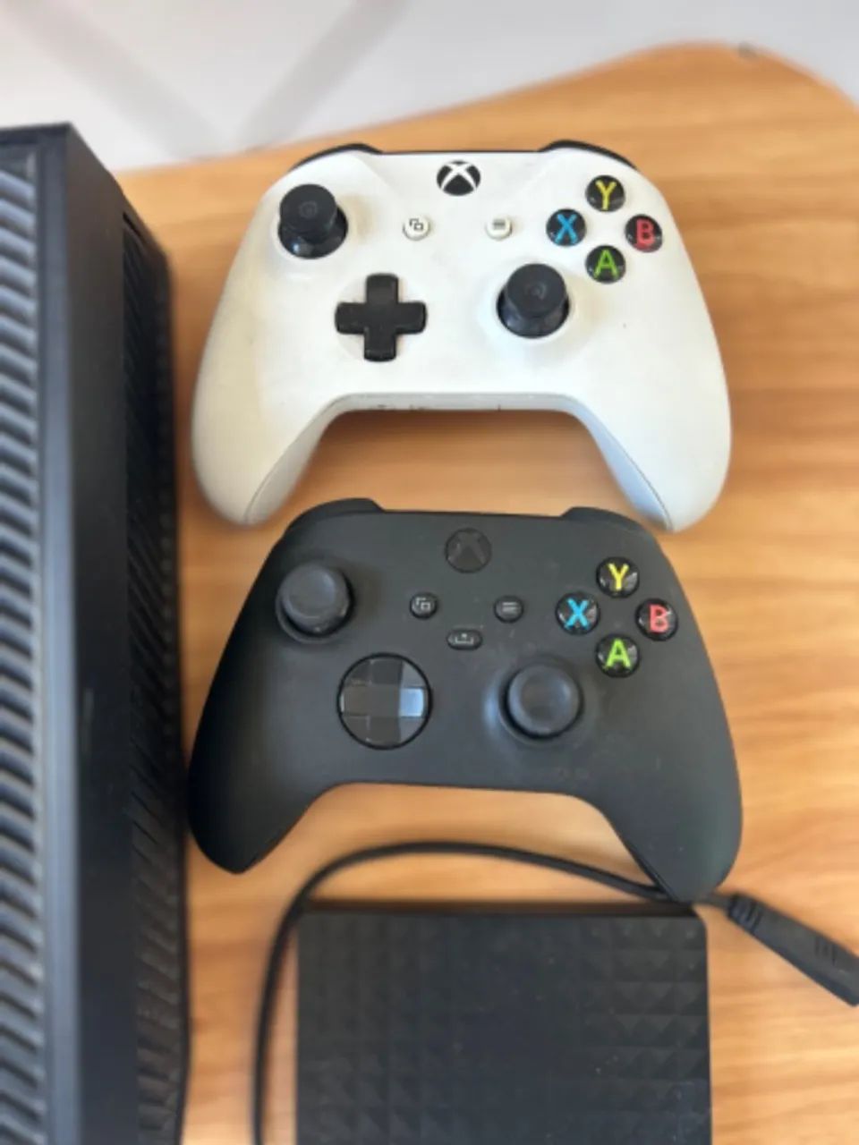 XBOX ONE 2 CONTROLES EXCELENTES E HD EXTERNO DE 500GB - Foto 3
