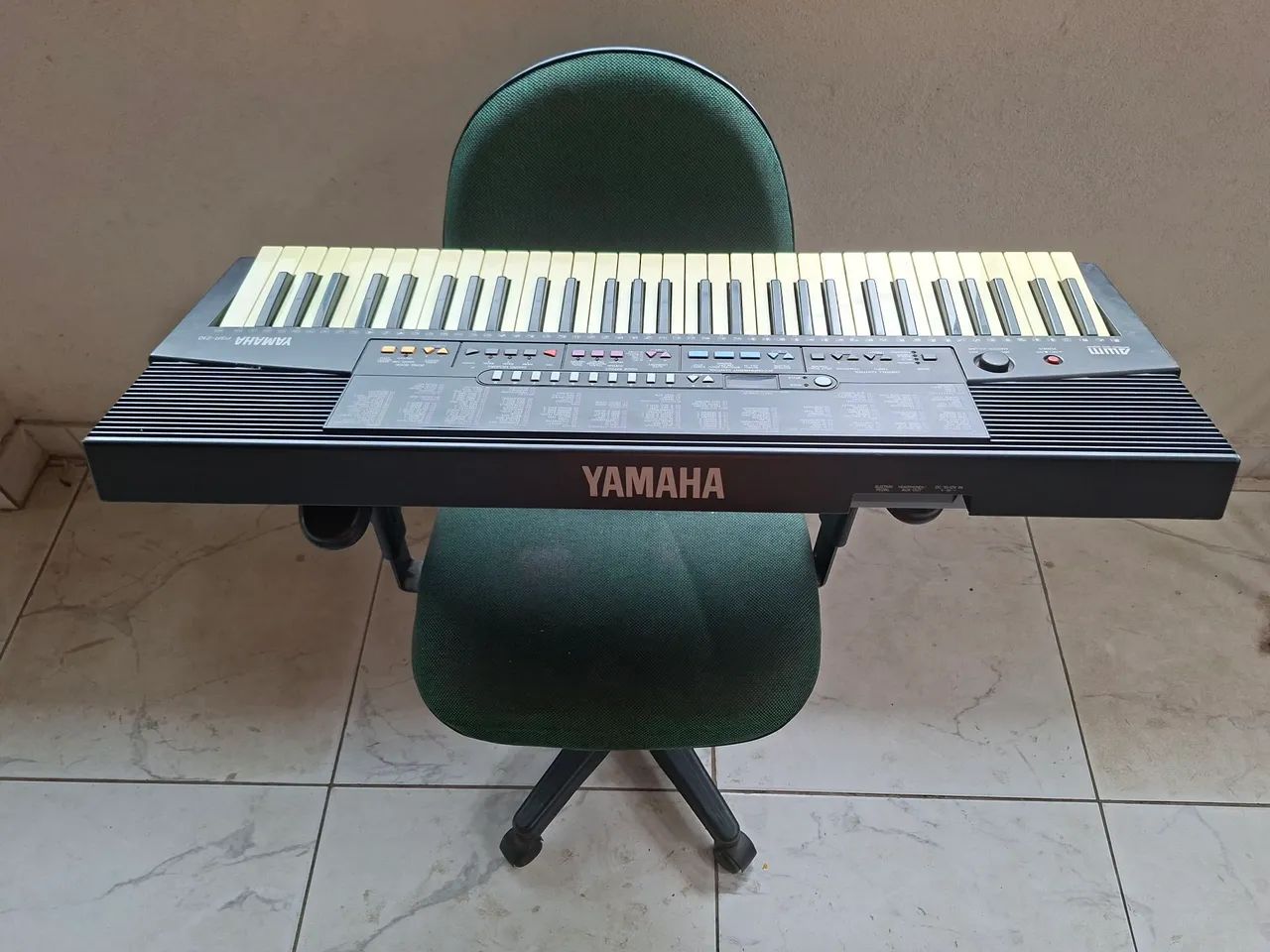 Teclado YAMAHA PSR-210 - Foto 3