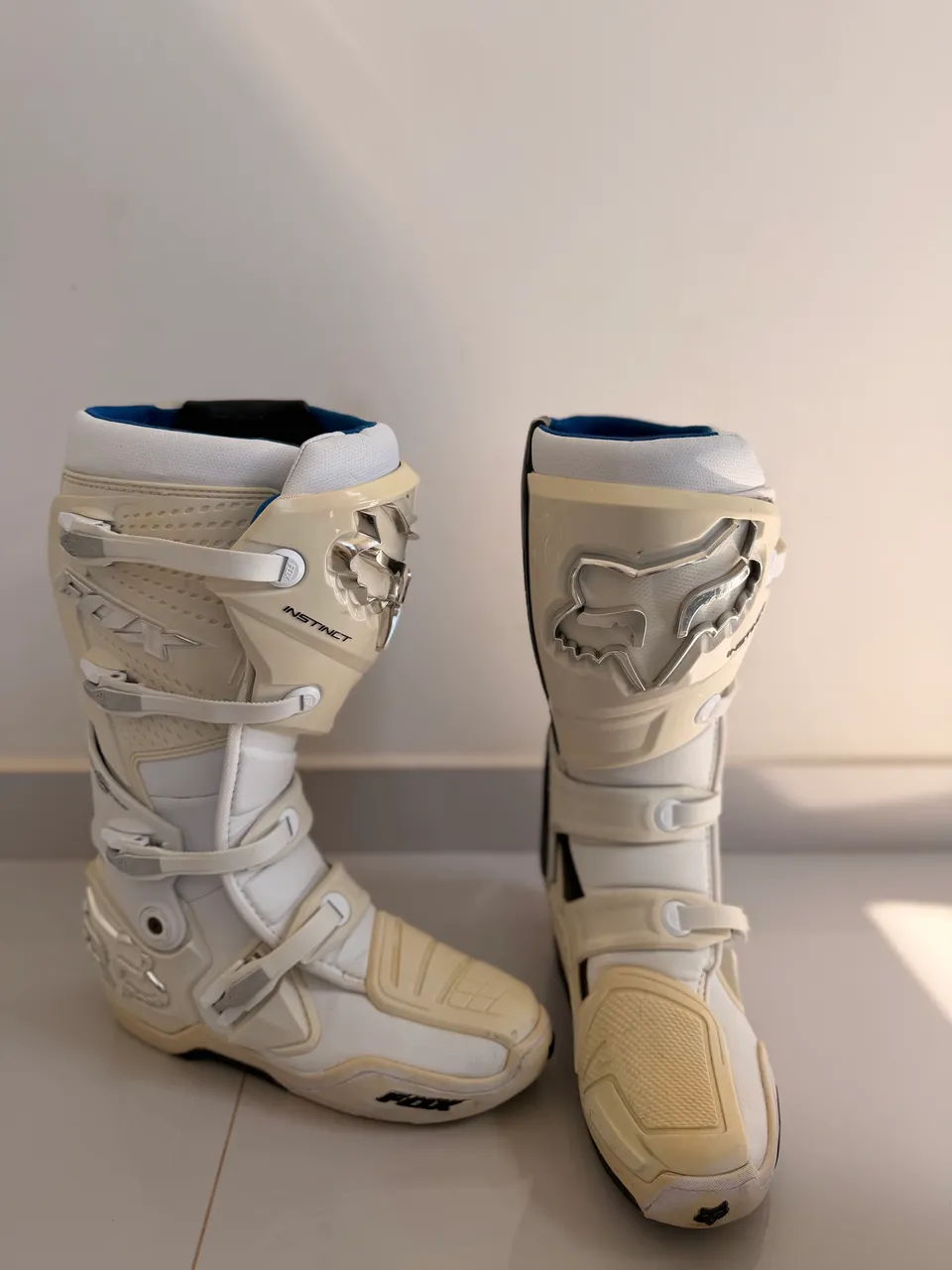 Capacete na imagem é um Bell MX-9 MIPS - Esportes Sobre Rodas