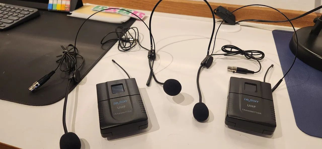Microfone tipo headset Le Son - Receptor + 2 transmissores + 3 headsets - Foto 4
