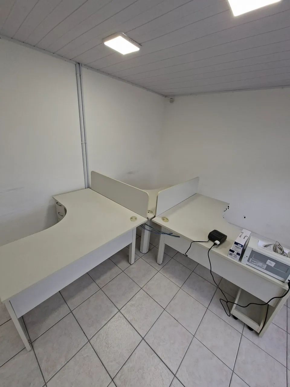 Estação de Trabalho com 4 Mesas  BORTOLINI