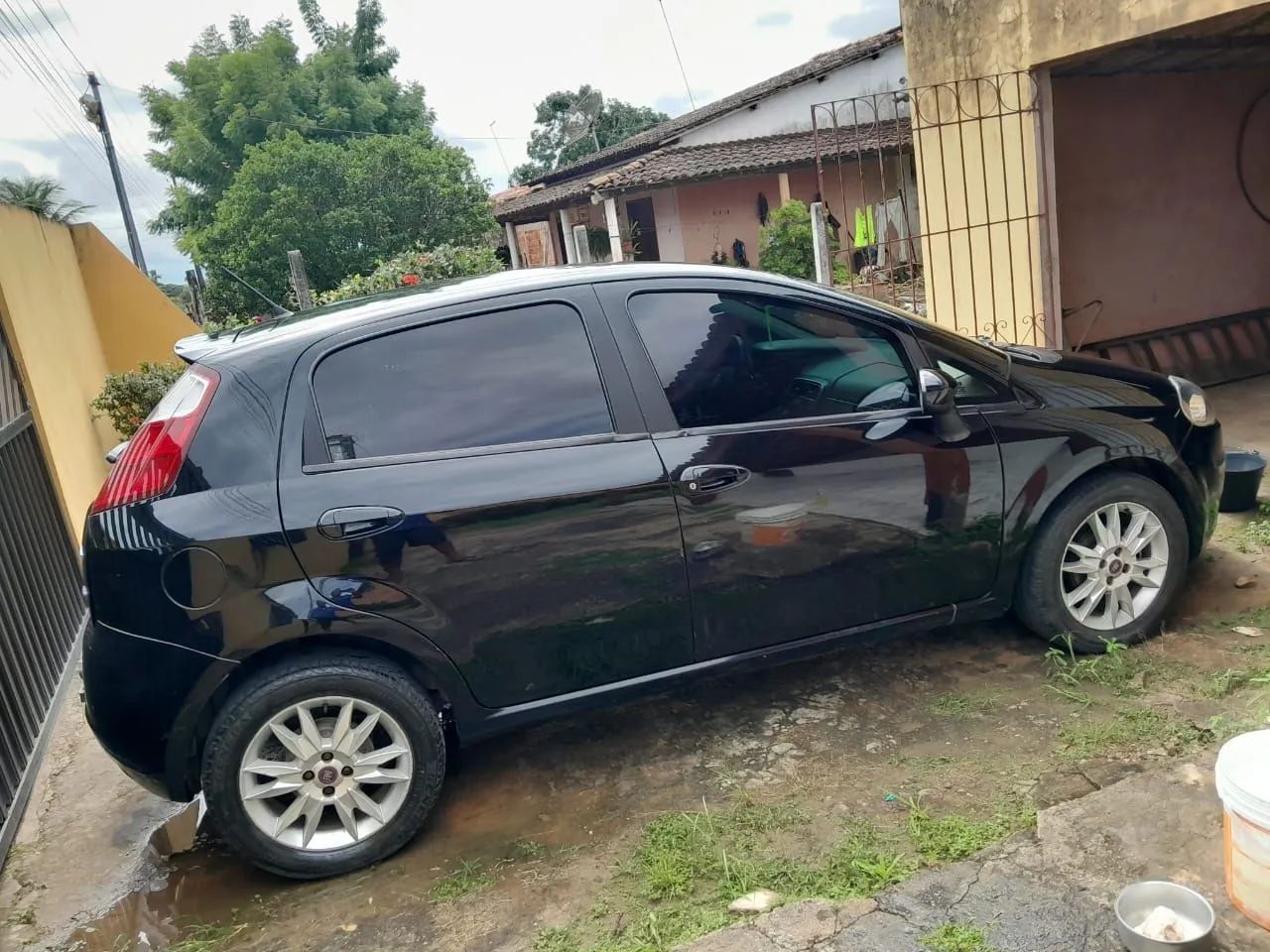 Fiat Punto Essence Dualogic 1.6 Flex 16V 5P 2011 - Foto 4