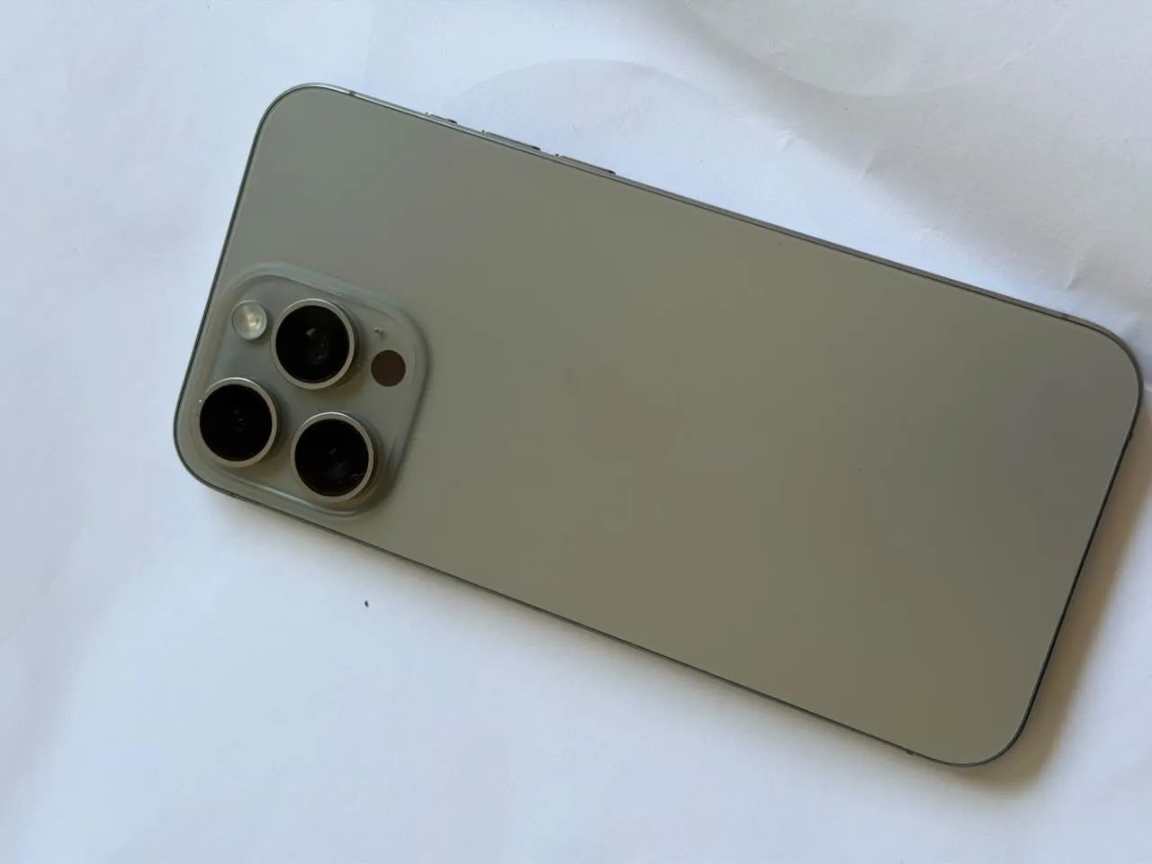 iPhone 15 Pro Max - Foto 3