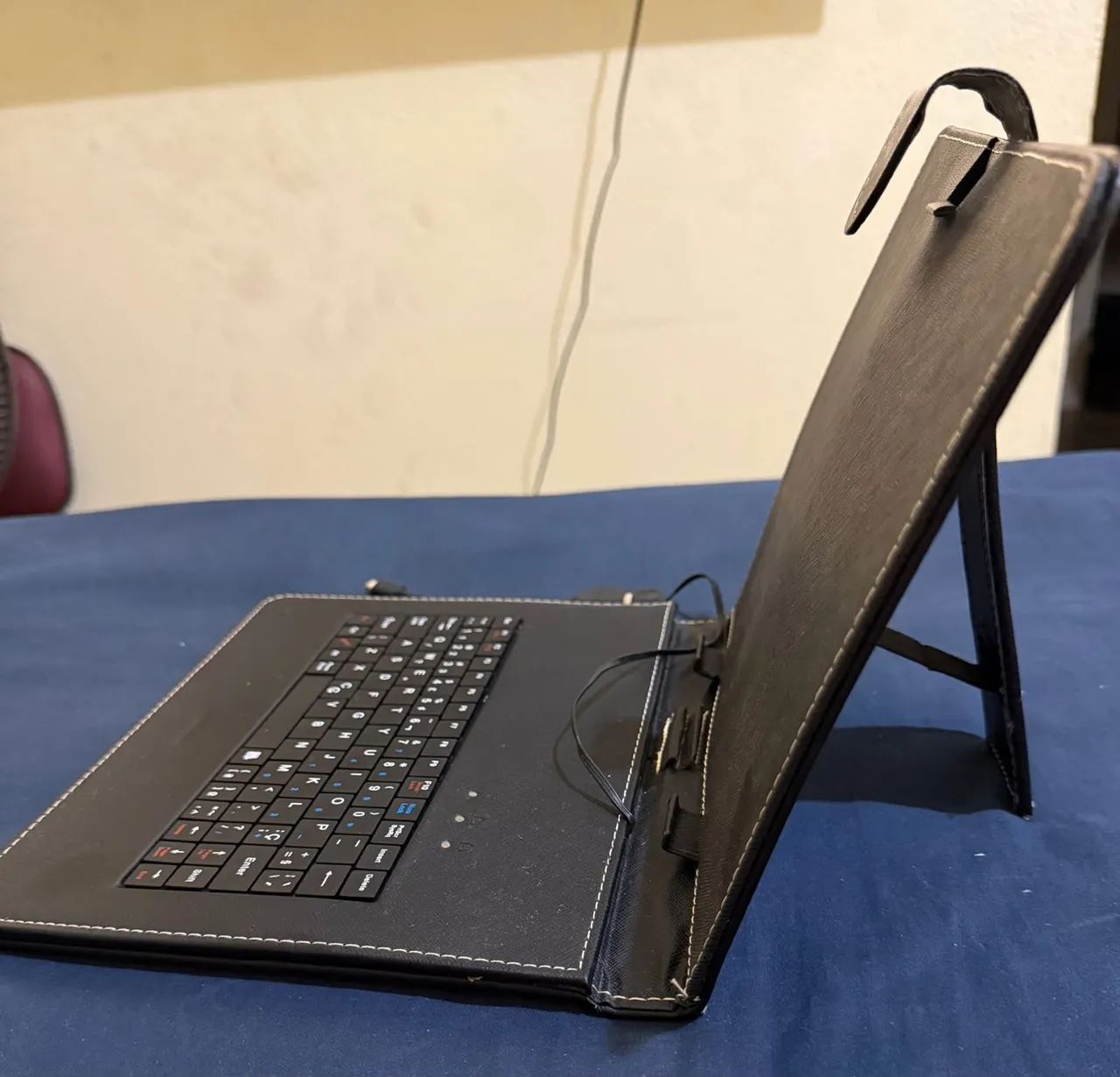 Suporte/capa para Tablet, com teclado  - Foto 2