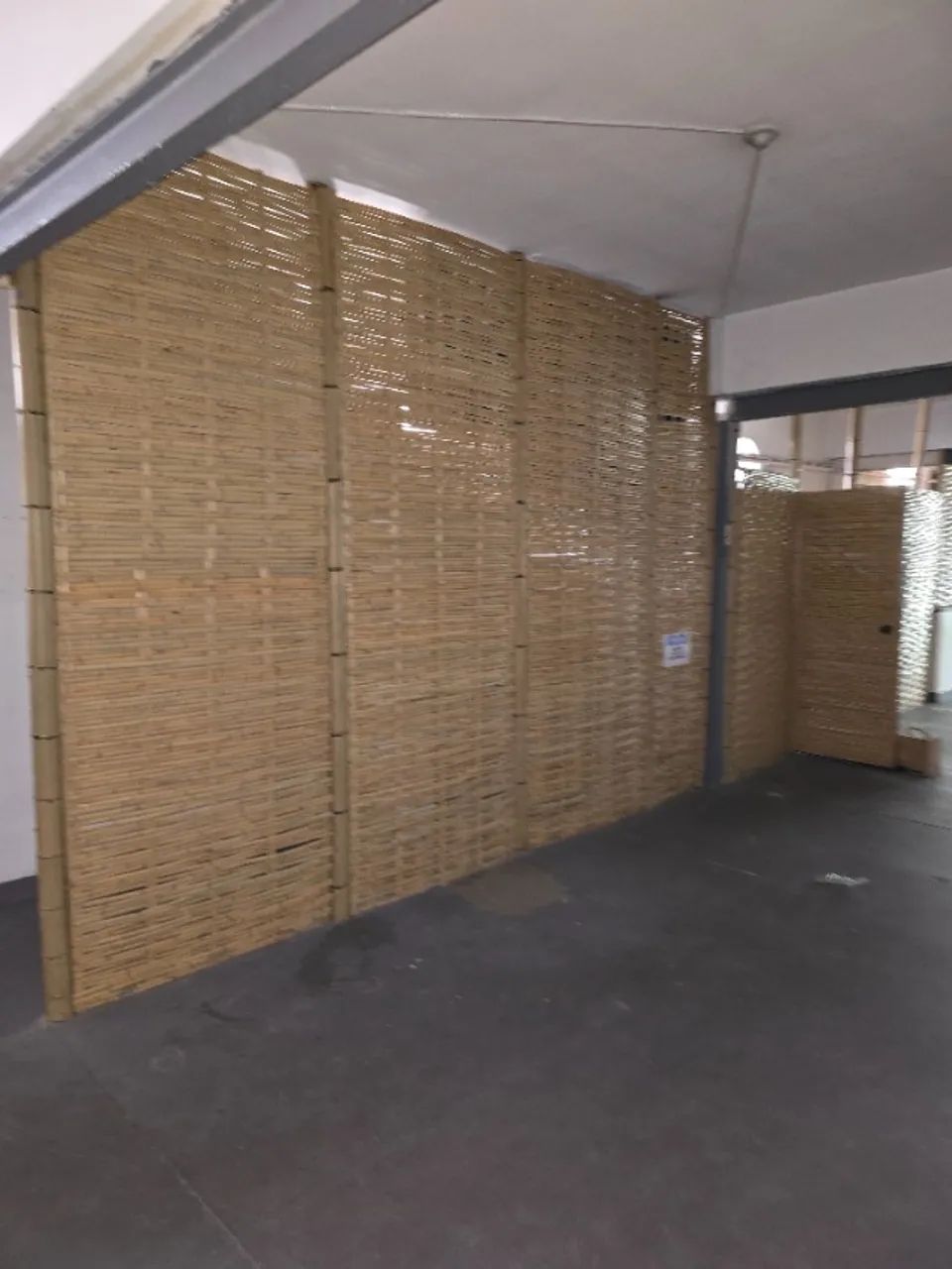Divisória de bambú com porta - Foto 4