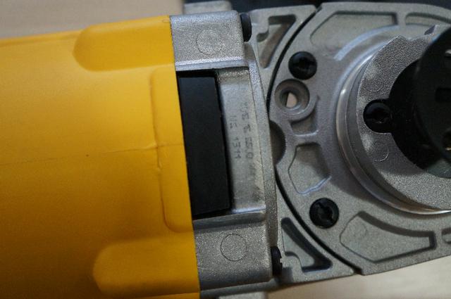 Lixadeira Angular 7 (180mm) D28493pw - Dewalt 220v - Foto 3