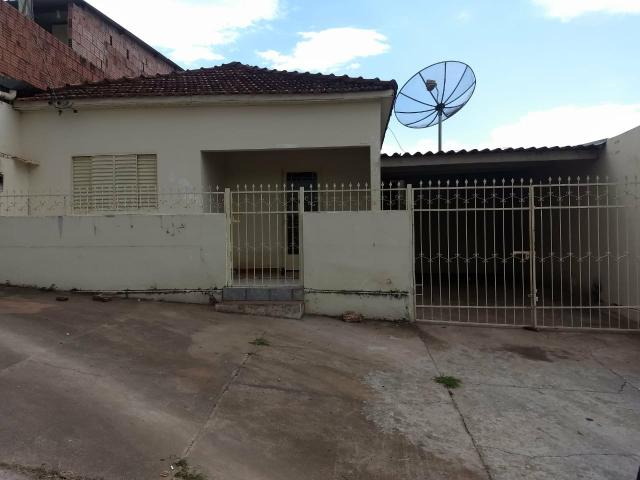Aluga-se casa em Camapuã-ms