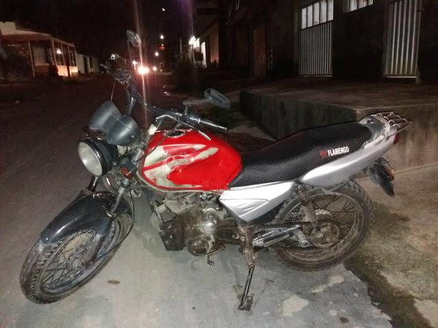 Vende- se essa moto