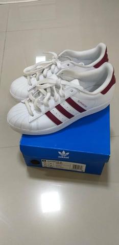 Tênis Adidas original semi novo