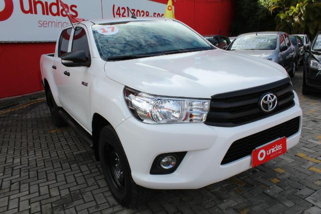 Ipva 2020 pago/Hilux 2017 /menos vidros eletricos / 4x4 / boa camionete / - Foto 3