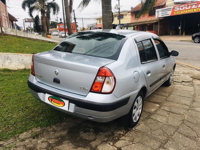 Clio Sedan Expression 1.6 - Foto 8