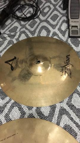 Pratos a venda (Sabian e Zildjian)