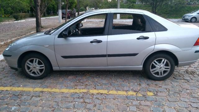 Ford Focus 2.0 Automático 2005 (Completo)
