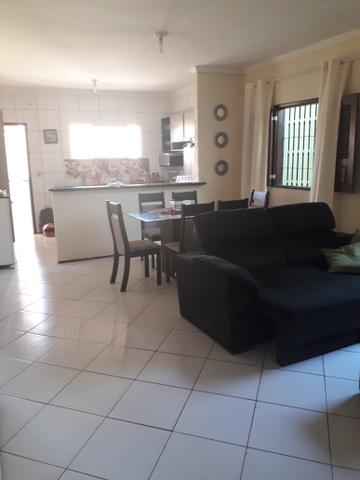 Vendo belíssima casa enfrente ao patio norte - Foto 2