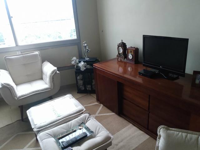 Apartamento mobiliado com dois quartos e com vaga no Méier