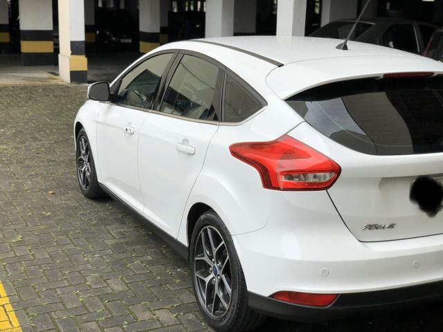 Ford Focus Hatch titanium 2.0 automático 2016/2016 - Foto 4
