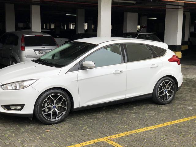Ford Focus Hatch titanium 2.0 automático 2016/2016