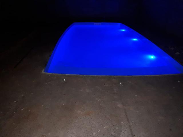 Piscina de fibra 8,00 4,00 com instalação - Foto 4