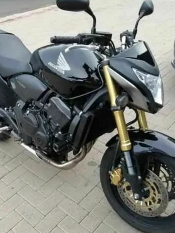 HONDA CB HORNET