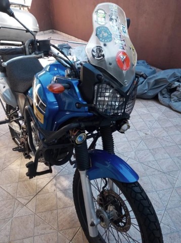 MOTO YAMAHA TENERÉ 250