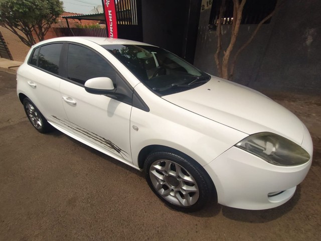 VENDE-SE CARRO IMPECÁVEL BRAVO WOLVERINE 1.8