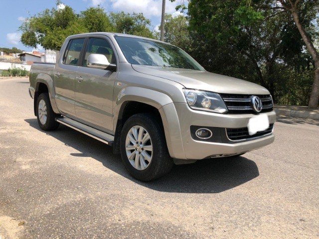 VW- AMAROK HIGHLINE 2015