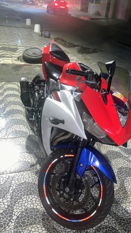YAMAHA R3