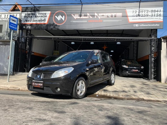 RENAULT SANDERO PRIVILEGE 1.6 FLEX 2010  TROCO/FINANCIO 