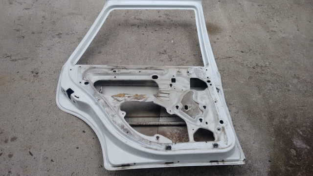 Porta traseira esquerda VW gol G3 - Foto 3